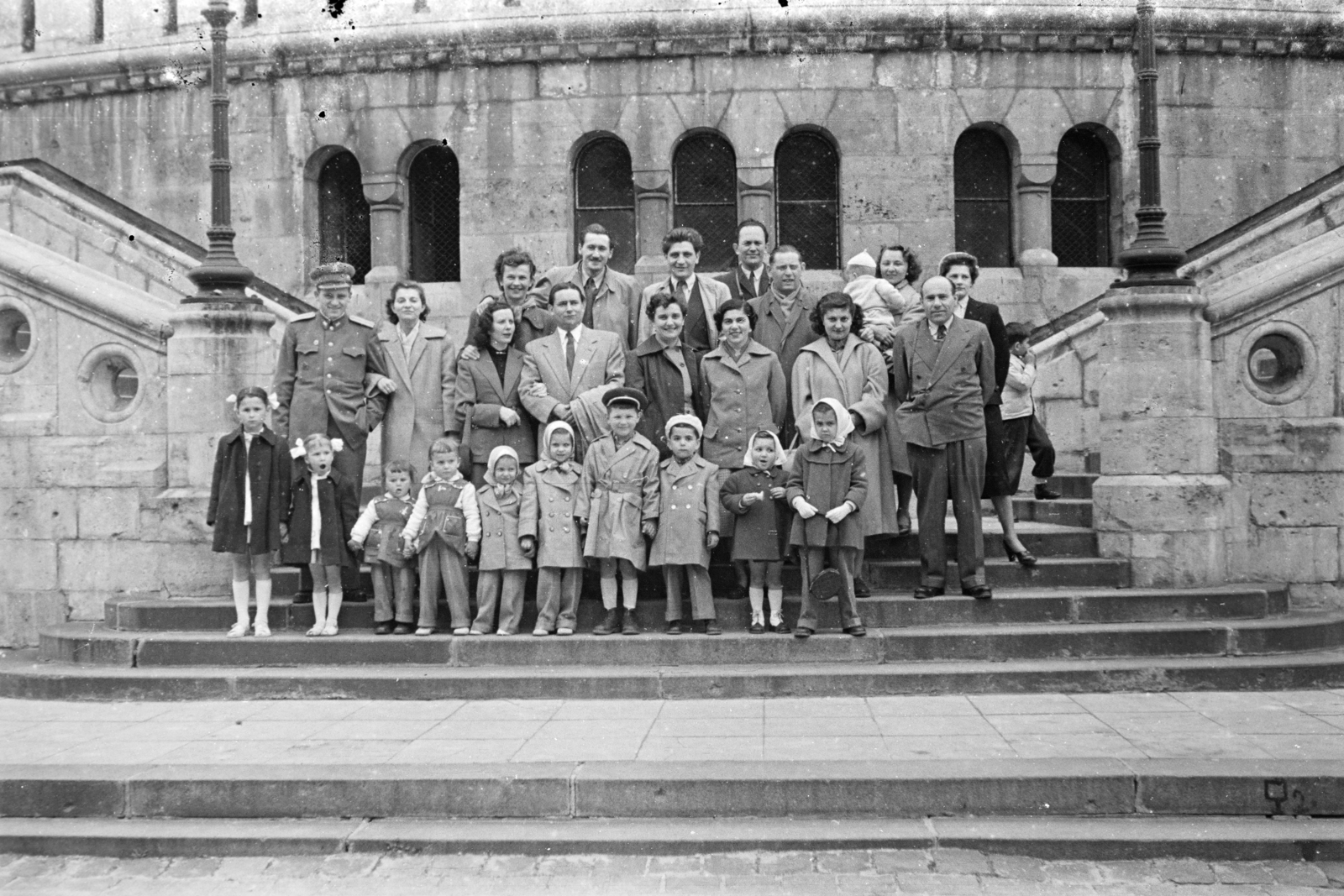 Hungary, Halászbástya, Budapest I., 1954, BL, Budapest, monument, hold hands, stairs, tableau, Fortepan #218111