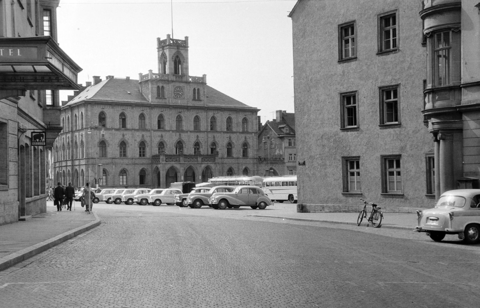 Germany, Weimar, Marktplatz, Rathaus., 1963, BL, GDR, Fortepan #218128