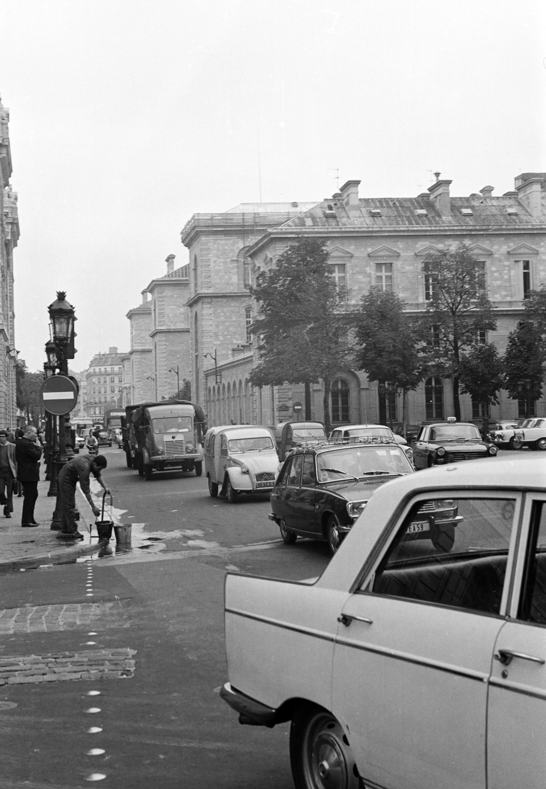 Franciaország, Párizs, Rue de la Cité, szemben a Hôtel-Dieu kórház., 1967, BL, Fortepan #218148