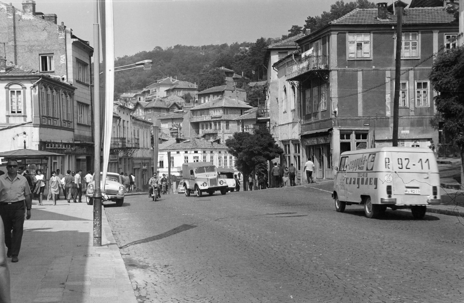 Bulgaria, Veliko Tarnovo, ulica Sztefan Sztambolov, 1965, BL, street view, number plate, motorcycle, Fortepan #218175