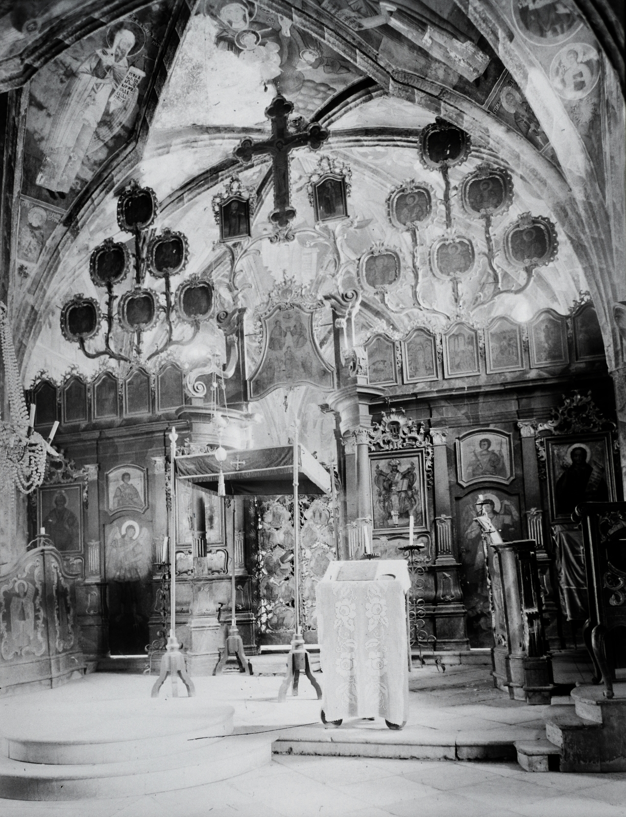 Hungary, Ráckeve, Nagyboldogasszony Szerb Ortodox templom, a szentélyt a hajótól elválasztó ikonosztáz a XVIII. századból., 1973, Kotnyek Antal, church interior, Greek Orthodox Church, Eastern Orthodox Church, iconostasis, Serbian Orthodox Church, Fortepan #21818