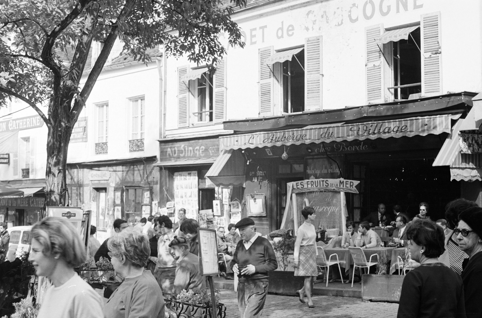 France, Paris, Montmartre, Place du Tertre, szemben az Au Cadet de Gascogne vendéglő., 1969, BL, Fortepan #218228