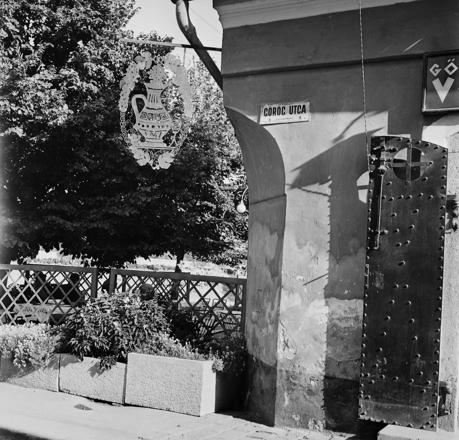 Magyarország, Szentendre, Görög utca - Duna korzó (Somogyi-Bacsó part) sarok, Görög Kancsó vendéglő., 1968, Kotnyek Antal, cégtábla, Fortepan #21825