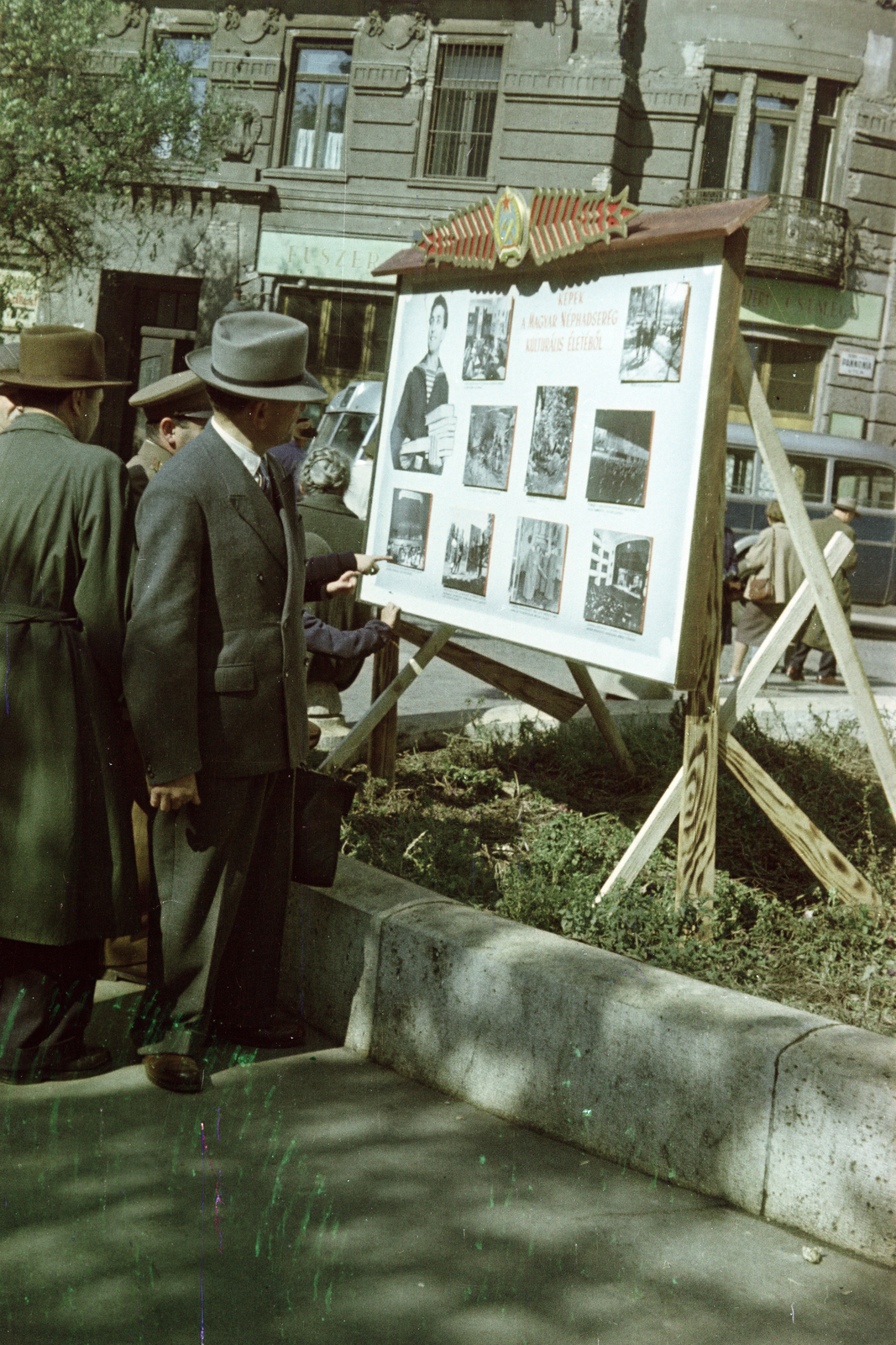 Hungary, Budapest XIII., Szent István körút - Pannónia utca sarok, a felvétel a Vígszínház (ekkor a Magyar Néphadsereg Színháza) előtt készült., 1954, BL, Budapest, Hungarian People's Army, colorful, picture in picture, Fortepan #218348