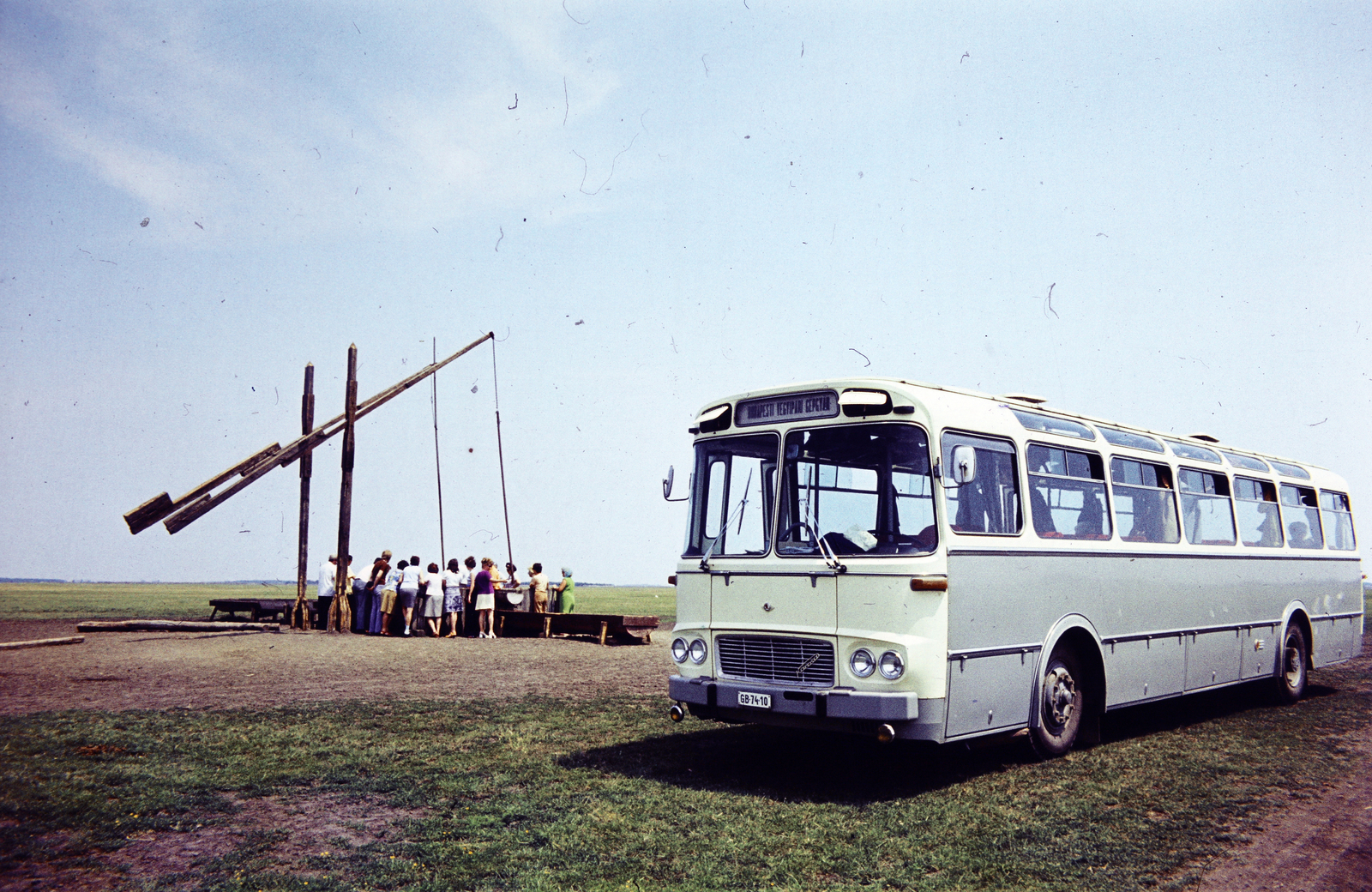 1979, Benedek Tamás, színes, autóbusz, Karosa-márka, gémeskút, rendszám, Karosa SL-11, Fortepan #218371