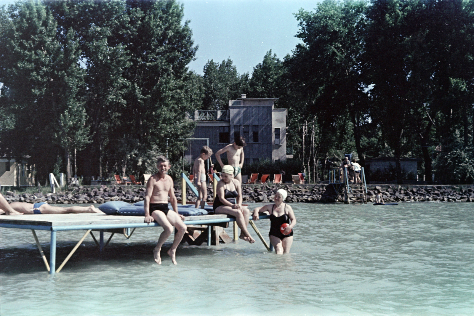 Hungary,Lake Balaton, Siófok, Szabadifürdő., 1957, Burszán Sándor, bathing suit, air mattress, pier, Fortepan #218413