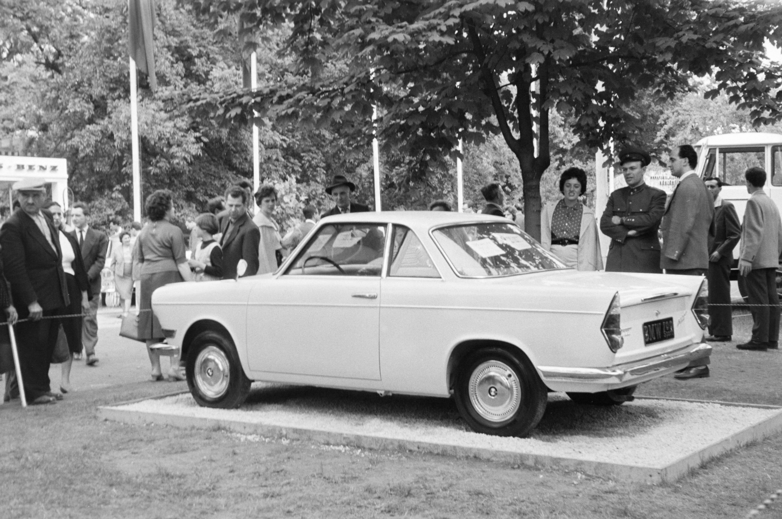 Magyarország, Városliget,Budapesti Ipari Vásár, Budapest XIV., BMW 700 típusú személygépkocsi., 1961, Burszán Sándor, BMW-márka, Budapest, Fortepan #218423