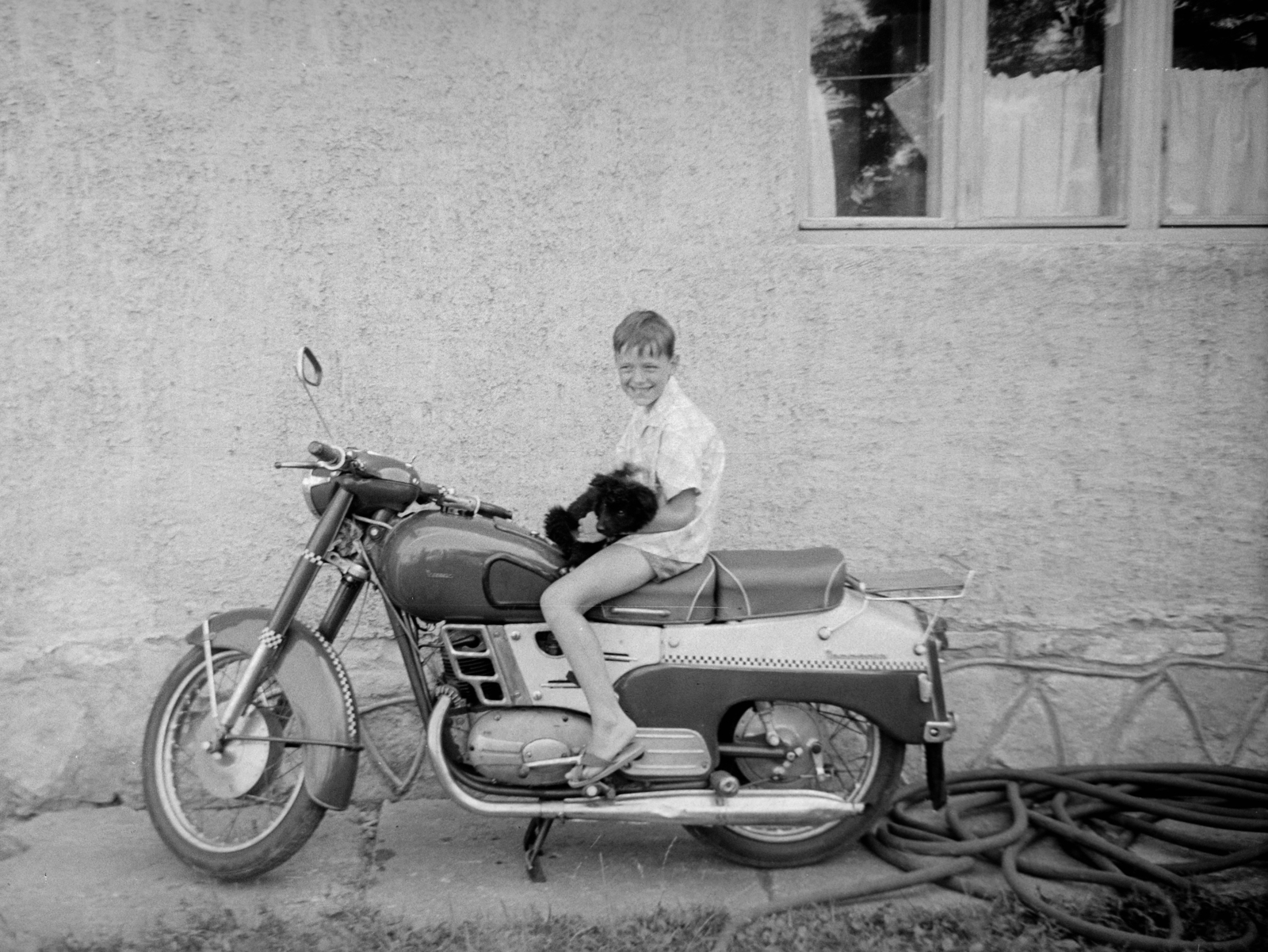 1962, Burszán Sándor, motorcycle, hose, Fortepan #218455