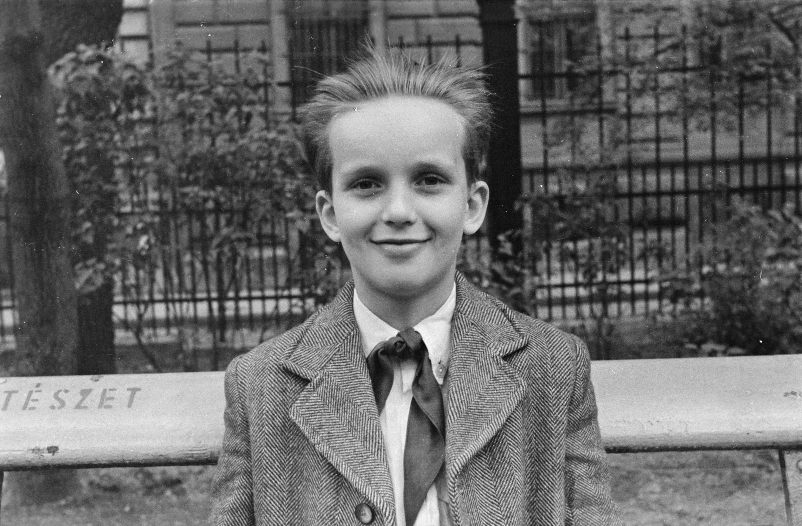 1958, Burszán Sándor, boy, hairdo, smile, pioneer tie, Fortepan #218482