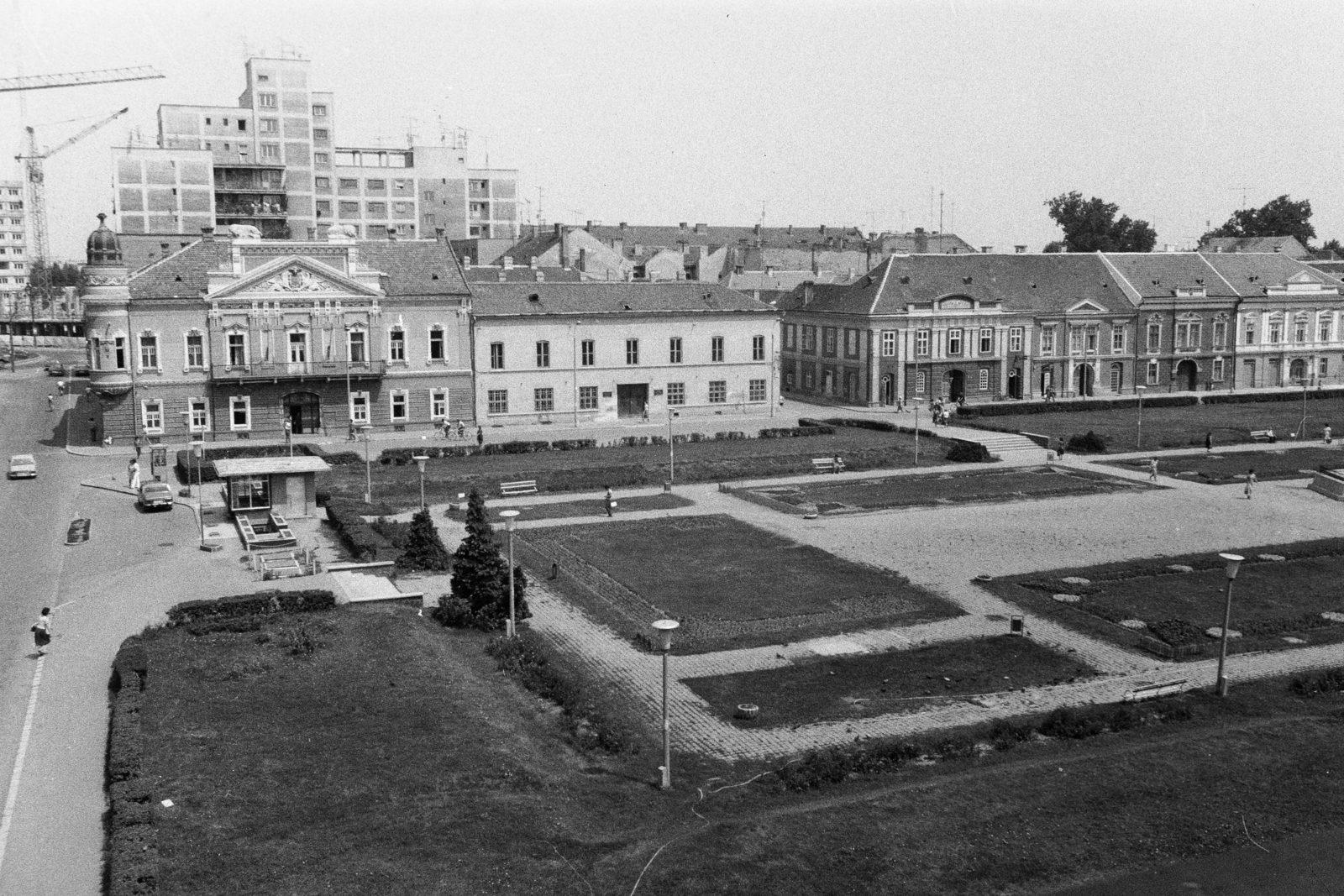 Romania,Transylvania, Timisoara, Losonczy tér (más néven Dóm tér, Piața Unirii), balra az Oroszlános ház., 1983, Dőri András, Fortepan #218609