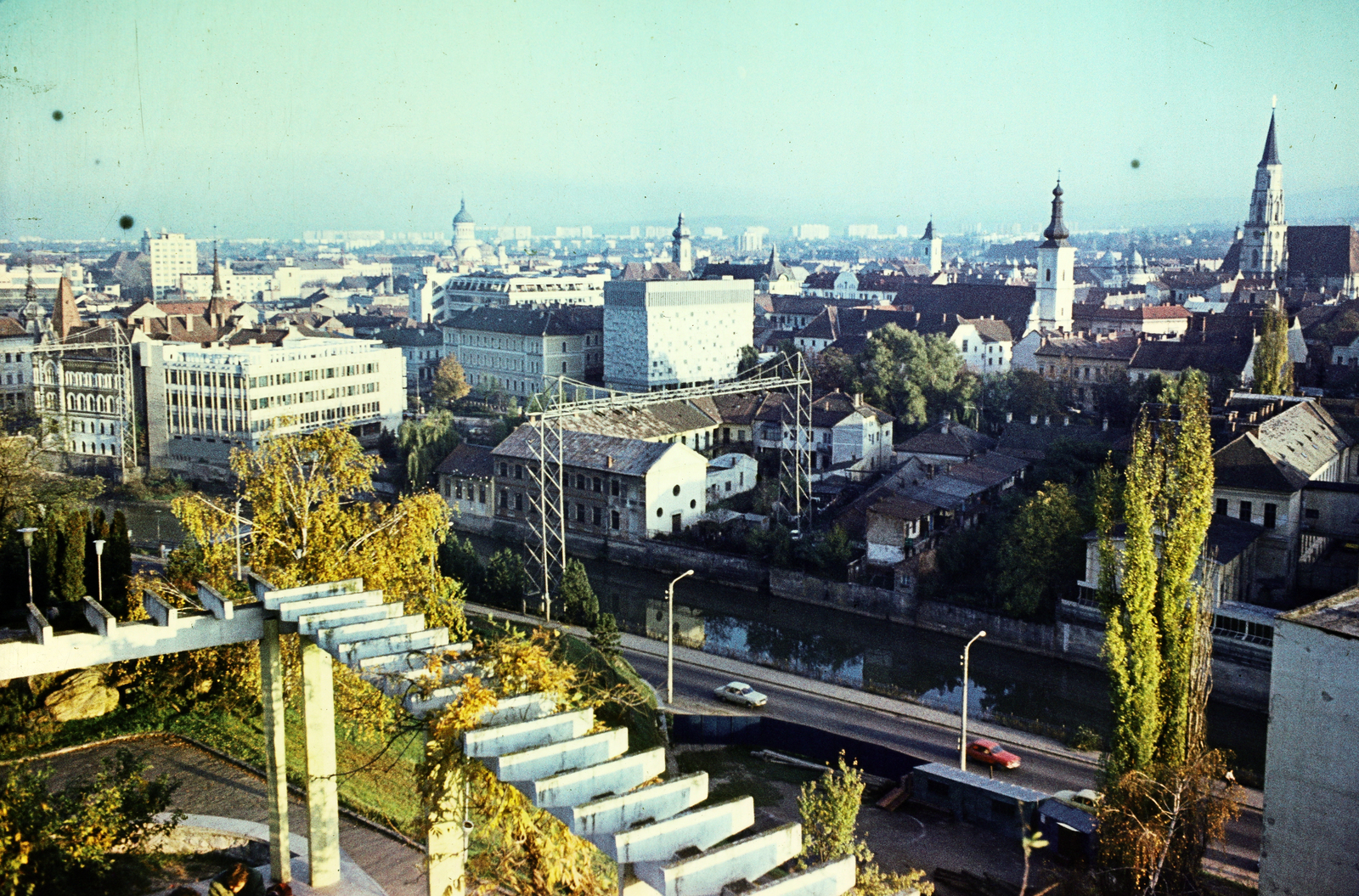 Románia,Erdély, Kolozsvár, látkép a Fellegvárból, jobbra a Szent Mihály-templom., 1978, Dőri András, fellegvár, színes, Fortepan #218653