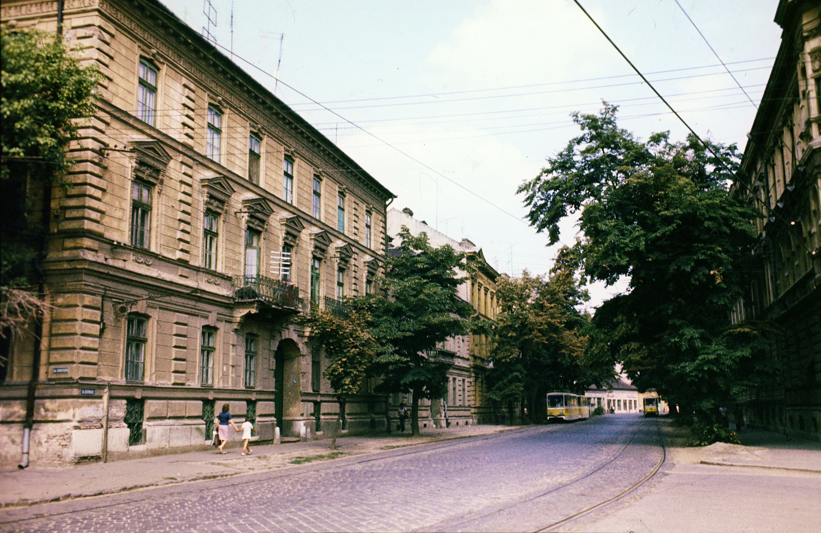 Románia,Erdély, Temesvár, a Piața Academician Corneliu Micloși - Strada 3 August 1919 sarkán a Kunz ház., 1979, Dőri András, színes, Fortepan #218734