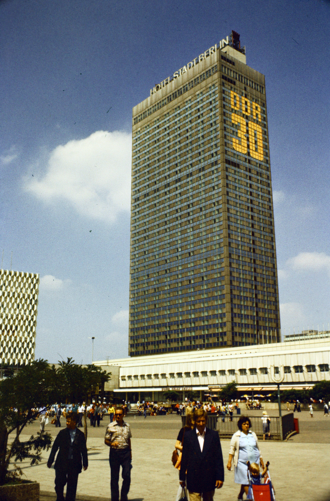 Germany, Berlin, Kelet-Berlin, Alexanderplatz, Hotel Stadt Berlin., 1979, Fortepan/Album060, GDR, Fortepan #218762