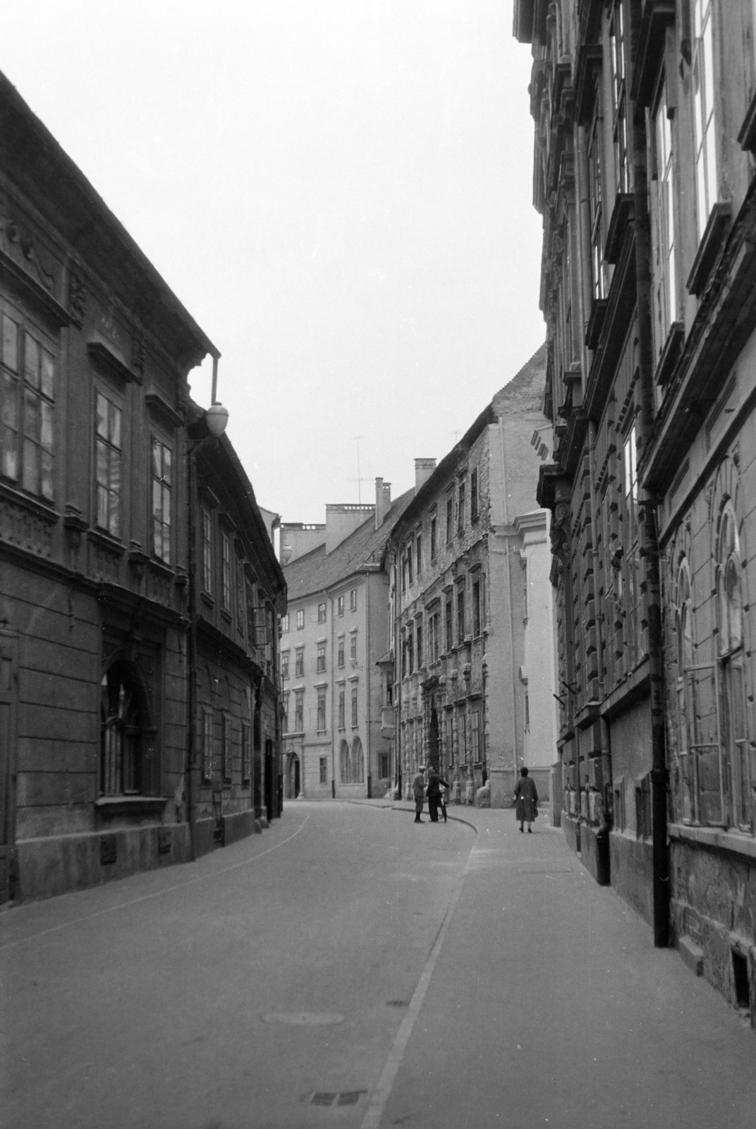 Magyarország, Sopron, Szent György utca a Lenck-átjárótól a Fő tér felé., 1961, Hunyady József, Fortepan #218855