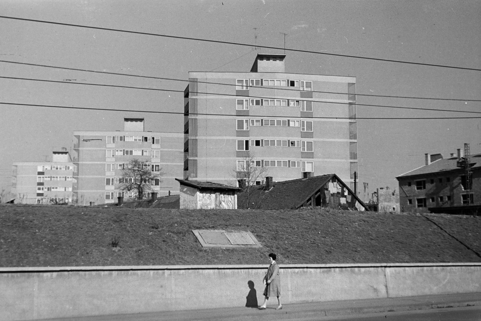 Magyarország, Miskolc, Selyemrét, Bajcsy-Zsilinszky utca az aluljáró közelében, háttérben a Kőrösi Csoma utca melletti házak láthatók., 1961, Hunyady József, Fortepan #218912