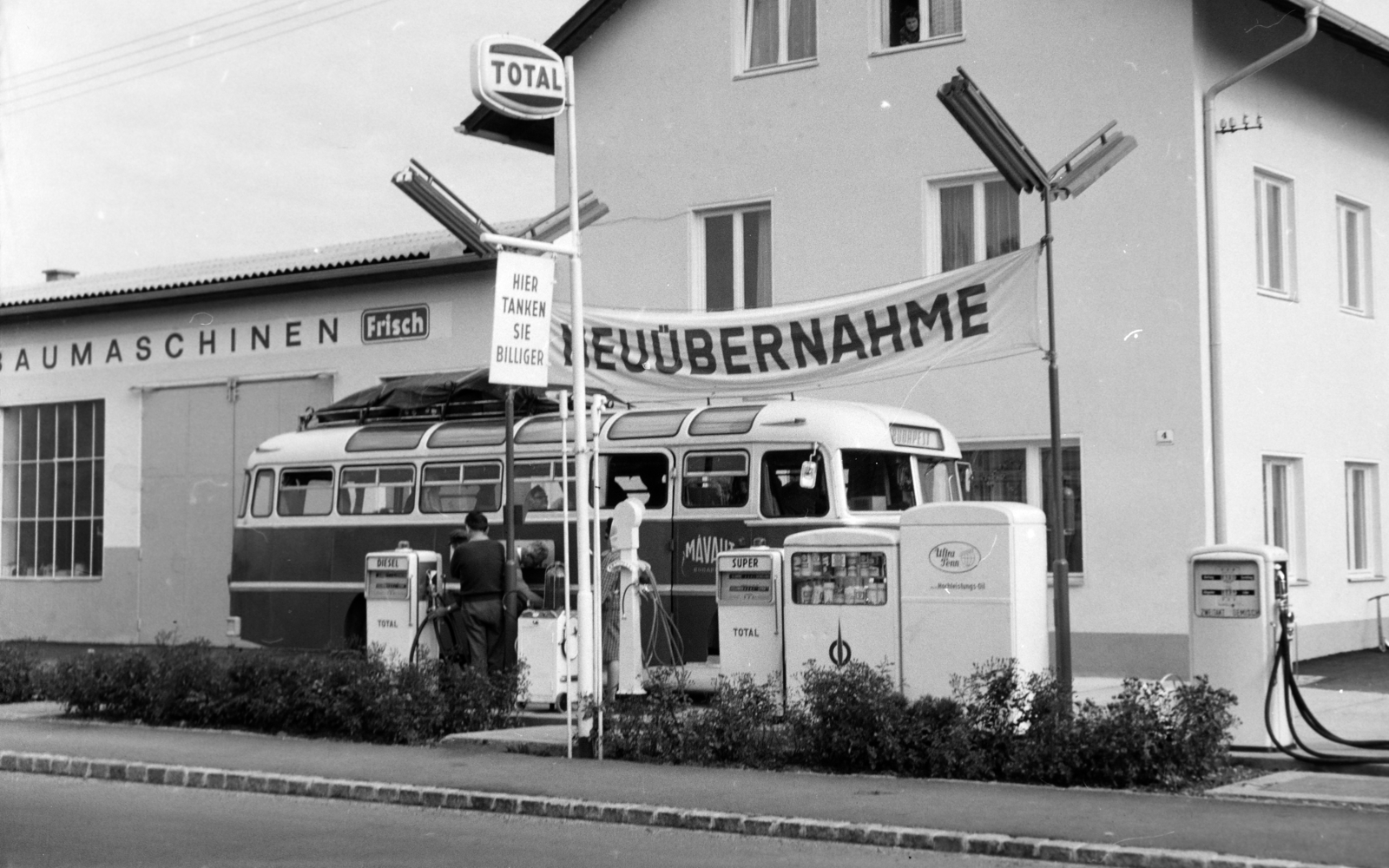 1966, Hunyady József, bus, Ikarus-brand, MÁVAUT-organisation, gas station, Fortepan #218971