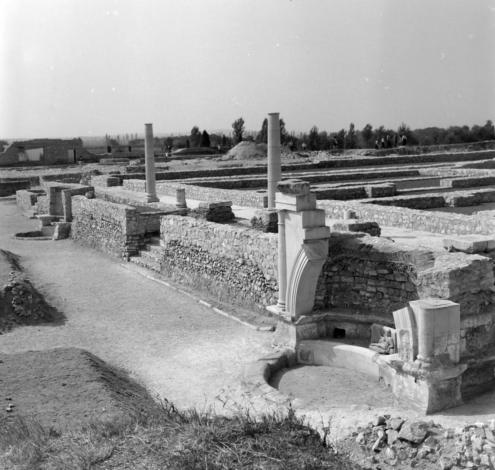 Hungary, Tác, a római kori Gorsium feltárása, a régészeti park kiépítése. Nymphaea díszkút., 1966, Hunyady József, Fortepan #218982