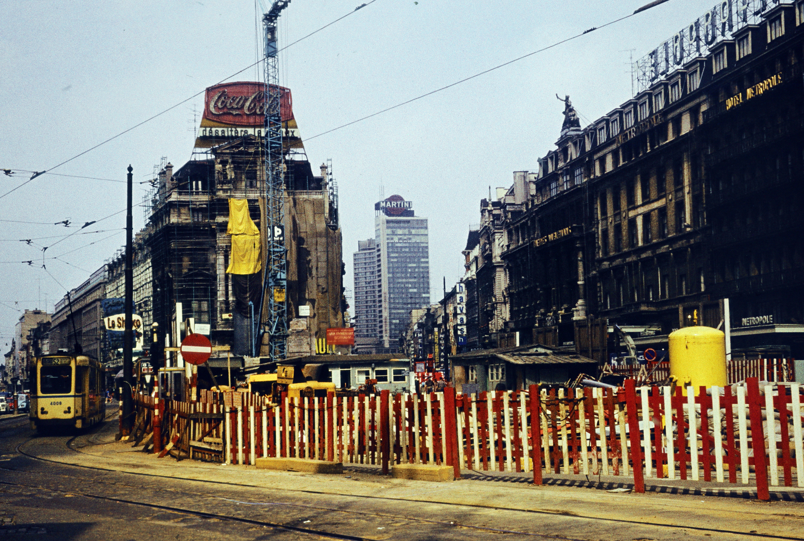 Belgium, Bruxelles, Place de Brouckère / De Brouckèreplein., 1965, Istitoris Valéria, colorful, tram, construction, neon sign, tall house, Fortepan #219040