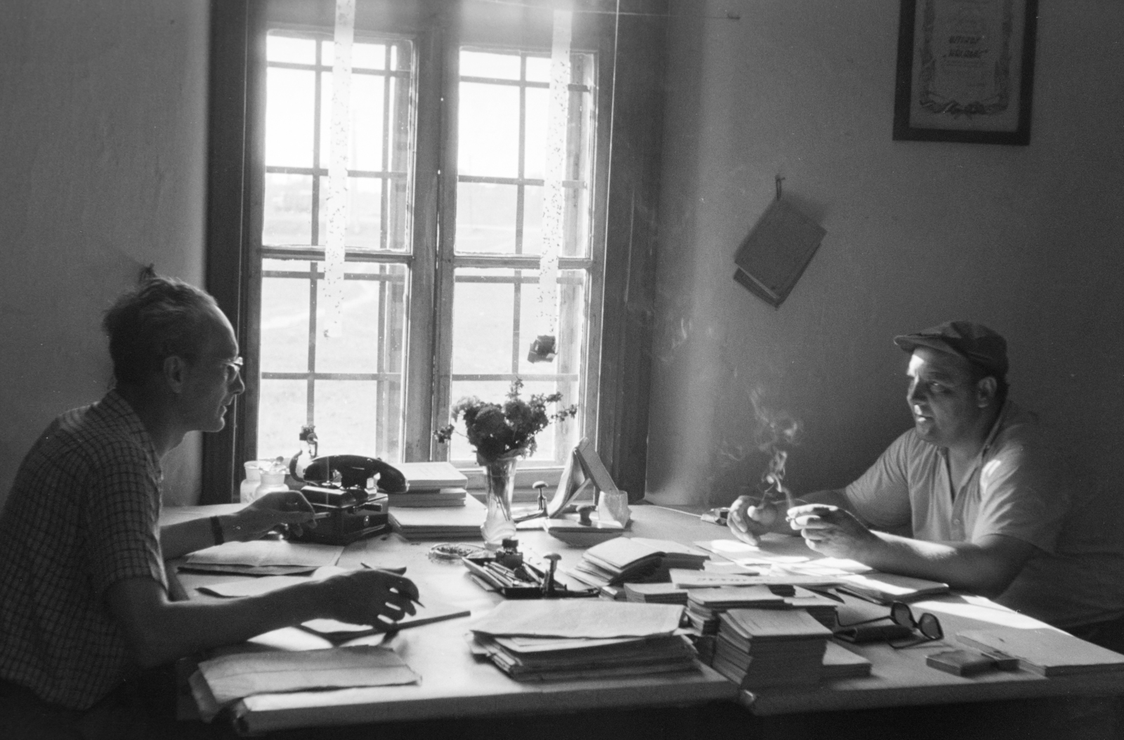 1958, Krantz Károly, office, smoking, talks, backlight, Fortepan #219128