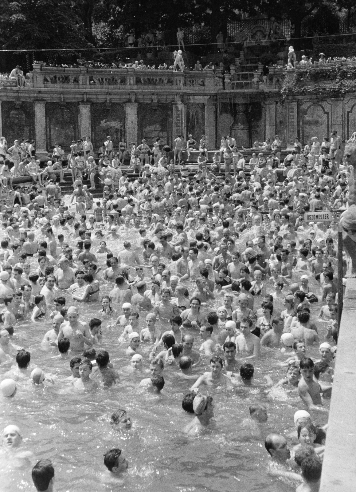 Hungary, Budapest XI., Gellért Gyógyfürdő, hullámmedence., 1962, Krantz Károly, Budapest, mass, beach, Fortepan #219156