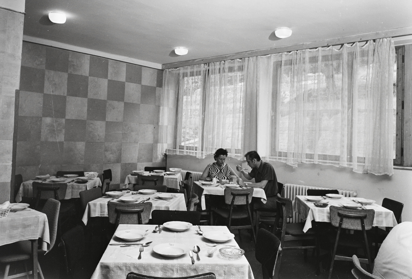 Hungary, Szentendre, Danubius Hotel., 1971, Kotnyek Antal, restaurant, hotel, table, Fortepan #21921
