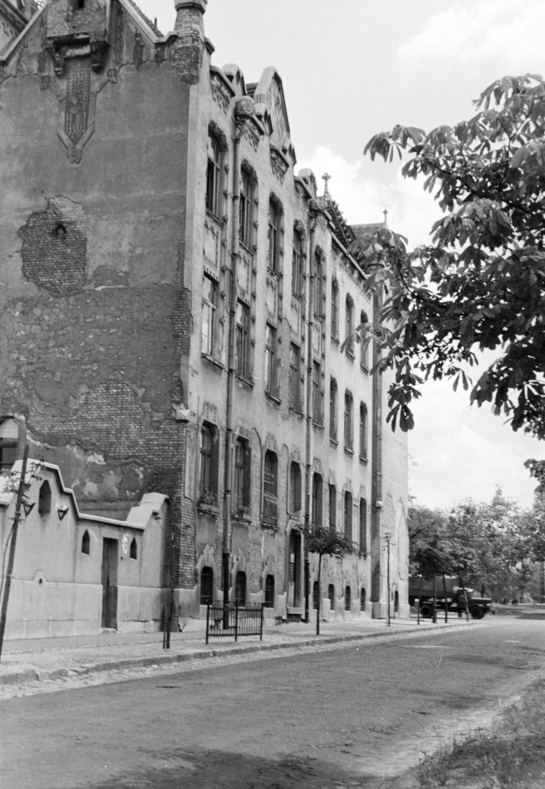 Magyarország, Budapest VIII., Győrffy István utca, a Könyves Kálmán körút sarkán az un. Tündérpalota., 1962, Krantz Károly, Budapest, Fortepan #219288