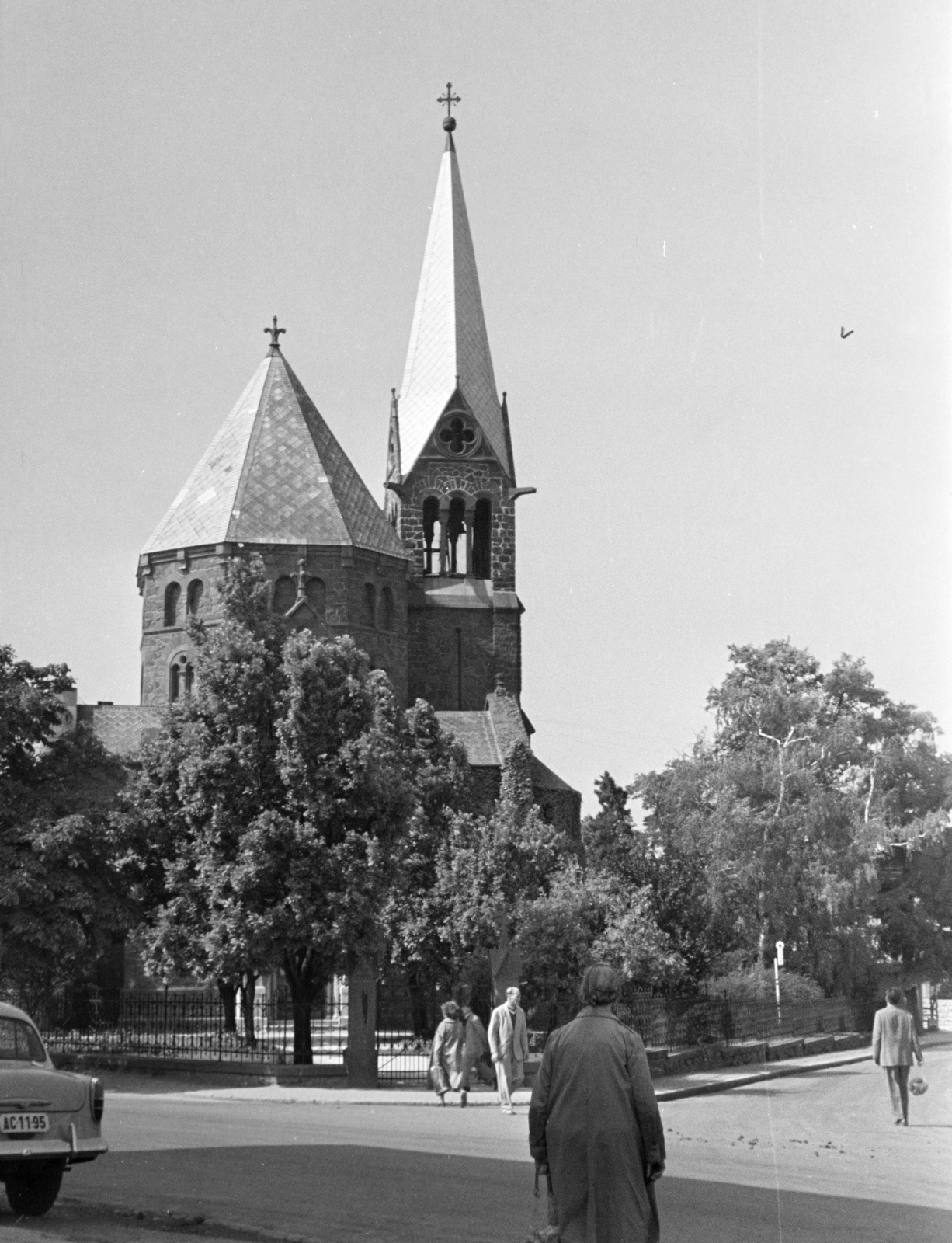 Magyarország, Veszprém, Mártírok útja (Marx tér) Károly-templom / Feltámadt Üdvözítő templom., 1960, Krantz Károly, templom, Fortepan #219323