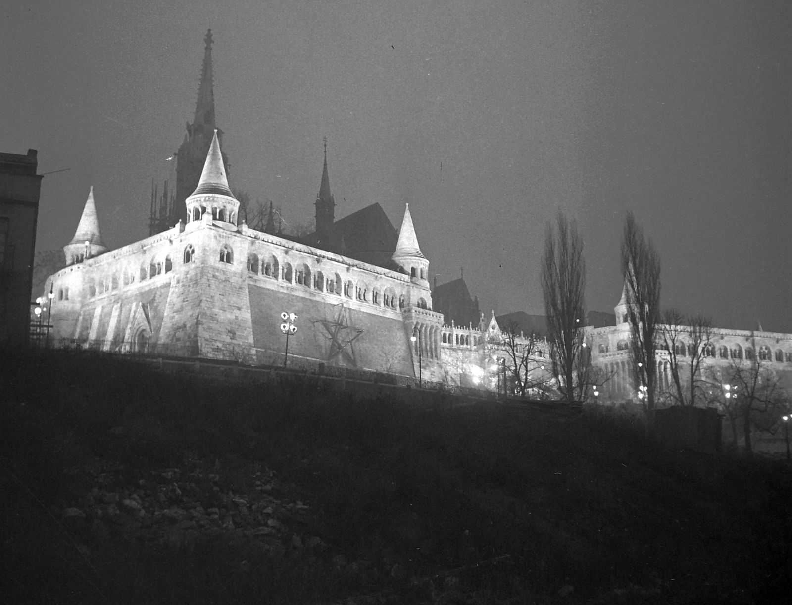 Hungary, Budapest I., Halászbástya a Hunyadi János út felől., 1955, Kotnyek Antal, night, floodlighting, Budapest, Red Star, Fortepan #21941