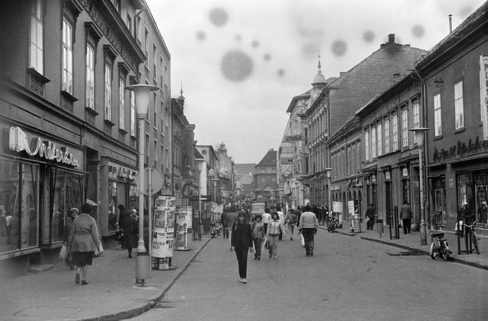 Hungary, Győr, Baross Gábor (Lenin) út az Árpád úttól a Bajcsy-Zsilinszky út felé nézve., 1983, Krizsanóczi Anna, street view, Fortepan #219418
