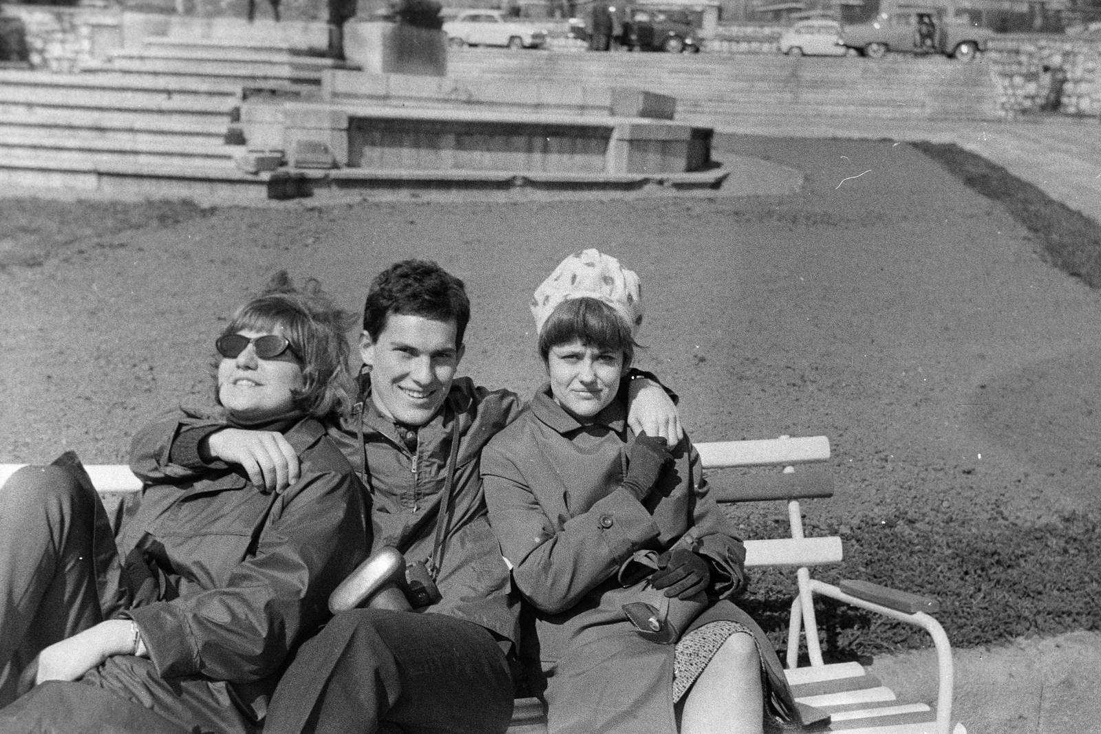 Hungary, Pécs, Széchenyi tér., 1965, László Áron, bench, shades, Fortepan #219448