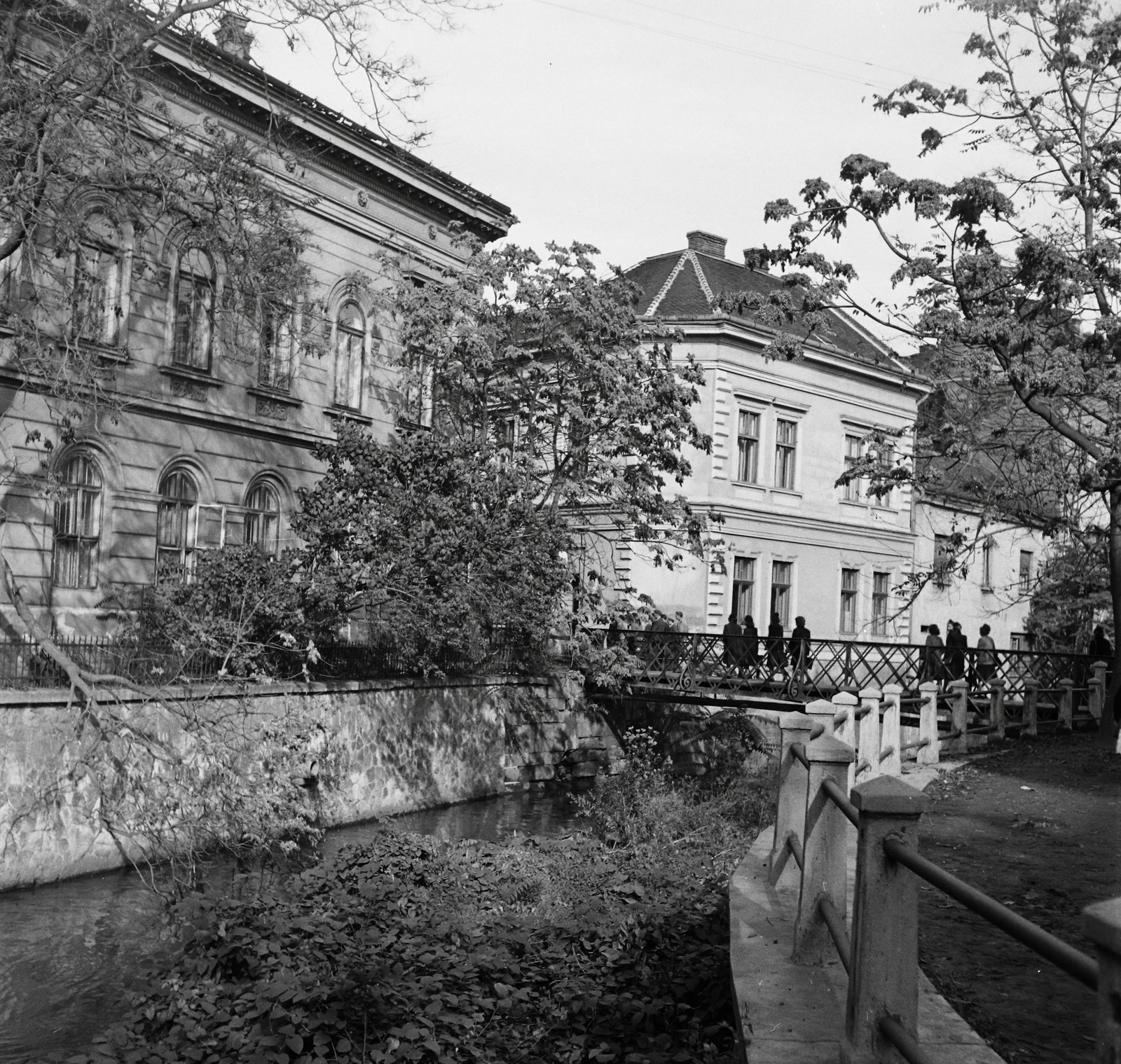 Hungary, Miskolc, Szinva híd a Déryné utcánál., 1955, Kotnyek Antal, walking bridge, Fortepan #21947