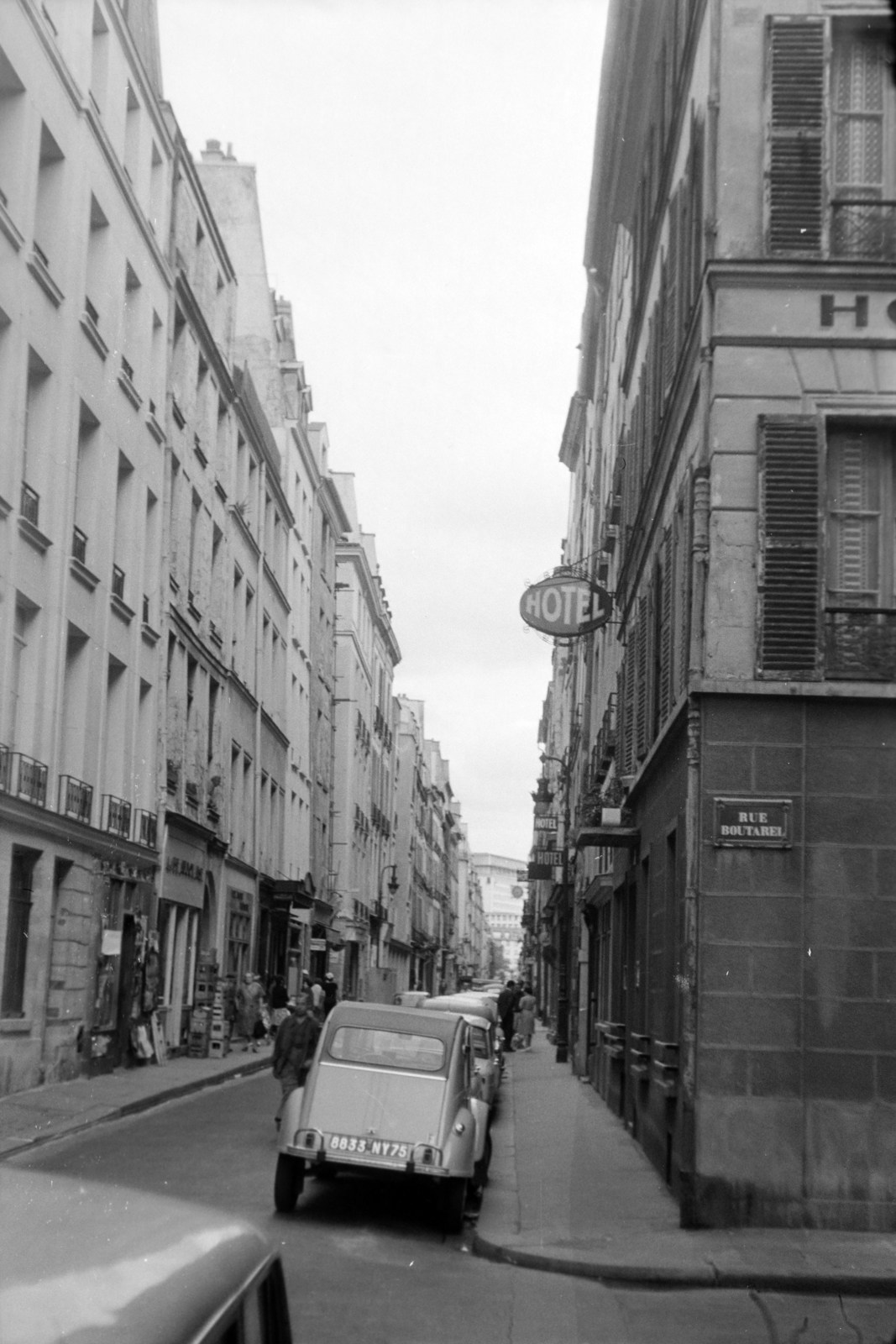 France, Paris, Szent Lajos-sziget, Rue Saint-Louis en l'Île, jobbra a Rue Boutarel torkolata., 1970, László Áron, Fortepan #219498