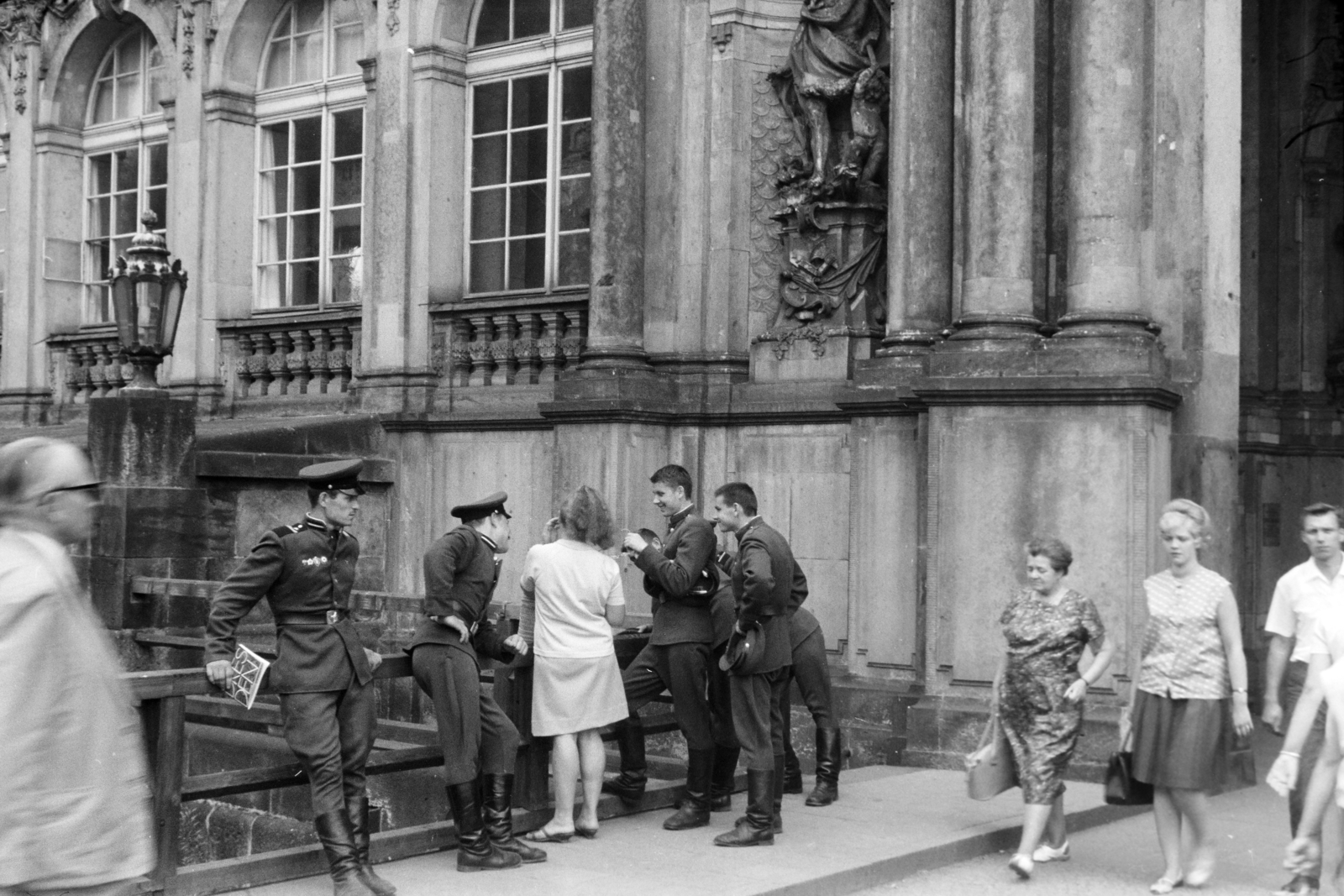 Germany, Dresden, Zwinger, Koronás kapu (Kronentor)., 1967, László Áron, GDR, Soviet soldier, Fortepan #219510