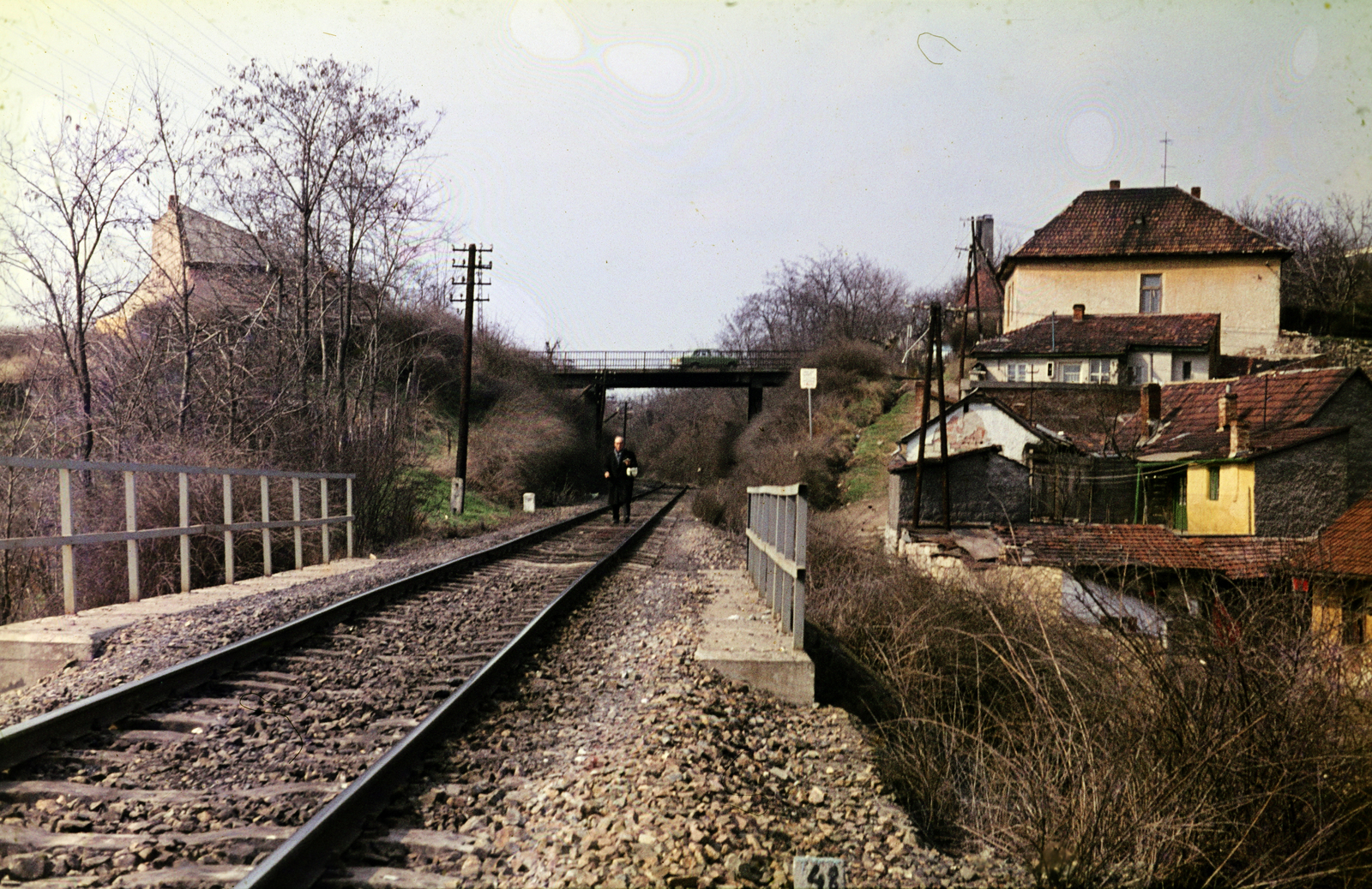 Magyarország, Eger, vasútvonal az Agyagos utca felüljárónál, szemben a Legányi Ferenc utcai híd., 1980, Mezey András, Fortepan #219623