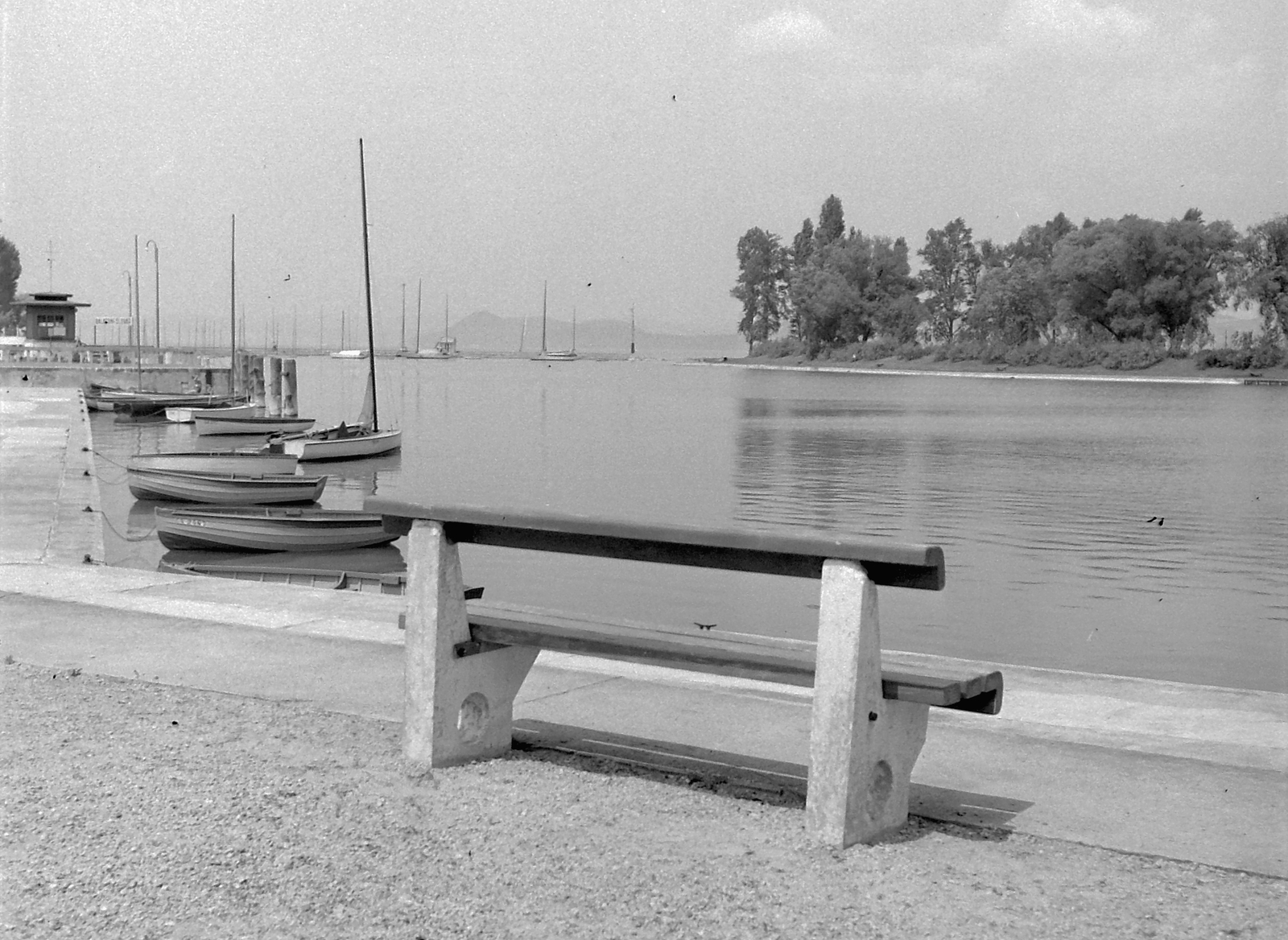 Hungary, Balatonföldvár, hajóállomás, jobbra a Galamb-sziget., 1966, Kotnyek Antal, Lake Balaton, Fortepan #21963