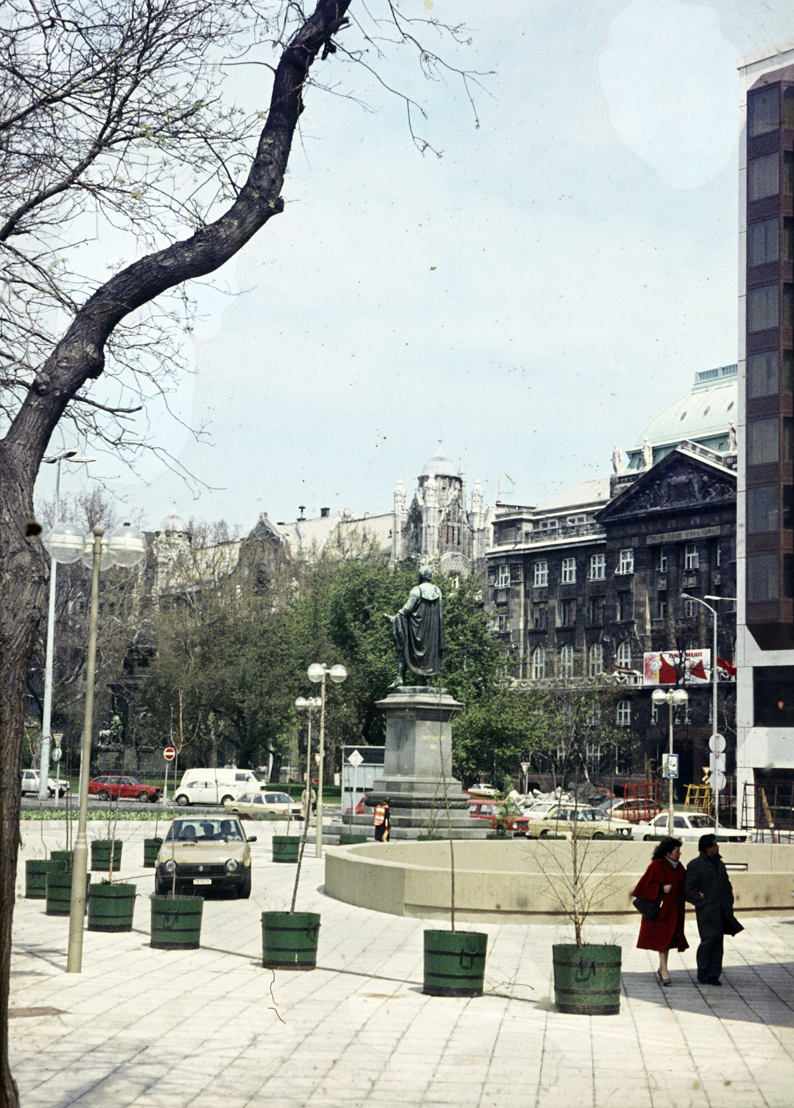 Hungary, Budapest V., Eötvös tér, Eötvös József szobra., 1987, Mezey András, Budapest, Fortepan #219645
