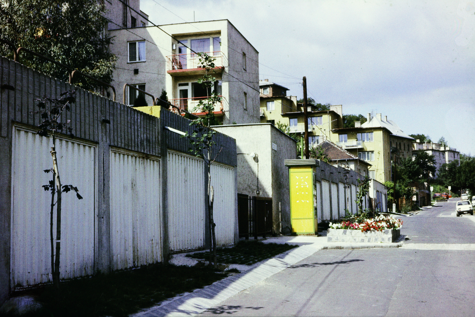 Hungary, Budapest XII., Rőzse utca, balra a 6-8., szemben a 16. számú ház., 1987, Mezey András, Budapest, Fortepan #219647