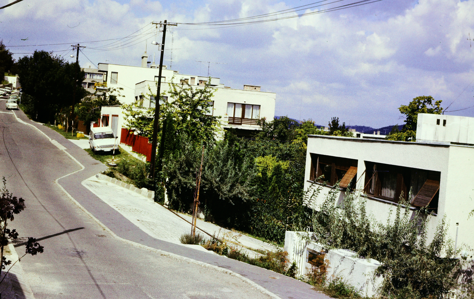 Magyarország, Budapest XII., Rőzse utca, jobbra a 11. számú ház., 1987, Mezey András, Budapest, Fortepan #219648