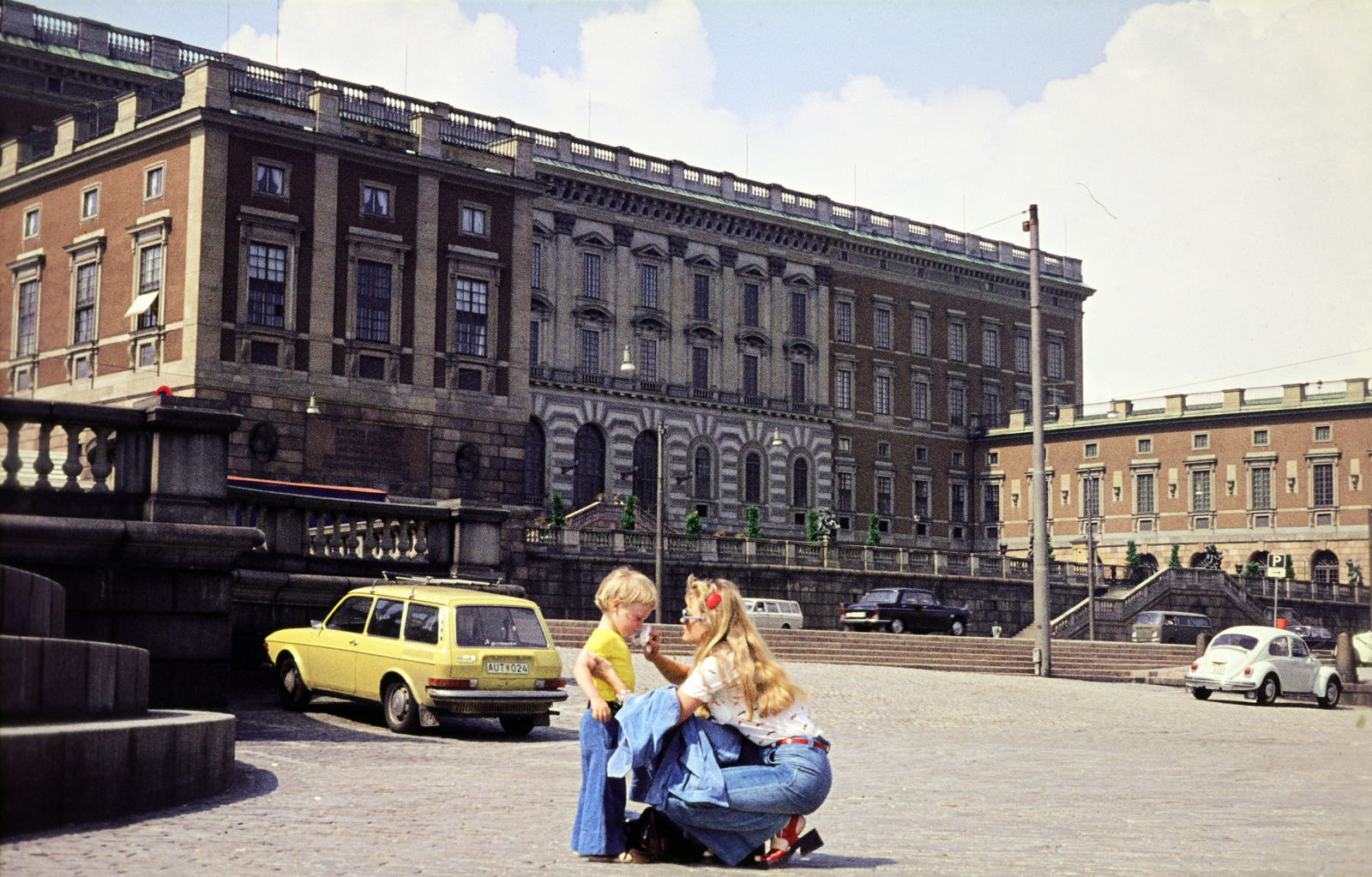 Sweden, Stockholm, Skeppsbron, szemben a Stockholmi palota (Stockholms slott) a svéd király hivatalos lakhelye., 1971, Mezey András, Fortepan #219680