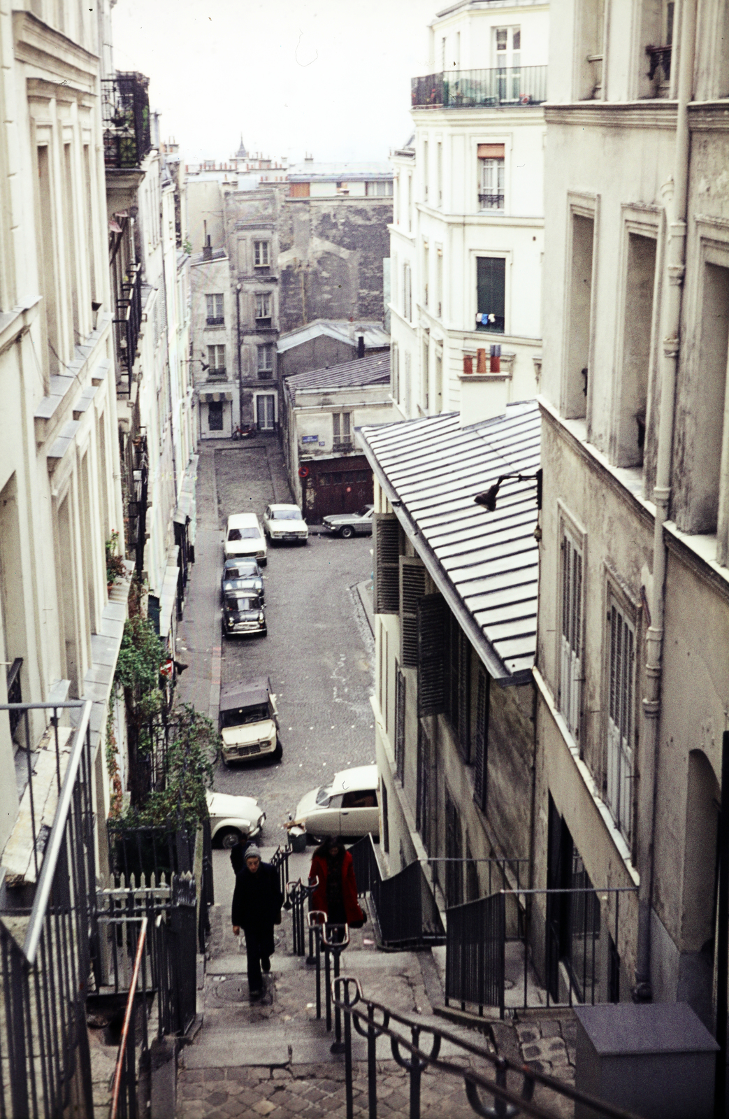 Franciaország, Párizs, a Rue Drevet a Rue des Trois-Frères felé nézve., 1975, Mezey András, Fortepan #219724