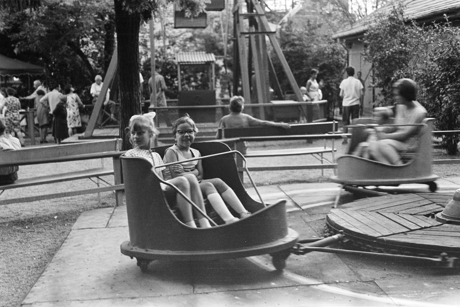 Hungary, Budapest XIV., Kis vidámpark, Kis Kanyargó., 1961, Mihály Tamás, amusement park, Budapest, Fortepan #219912