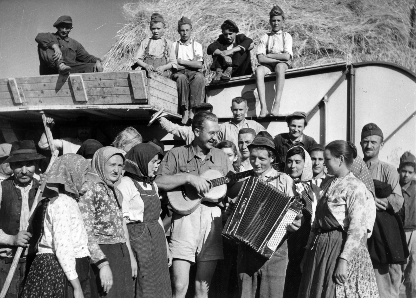 1953, Balla Zoltán, harvest, accordion, guitar, Fortepan #220079