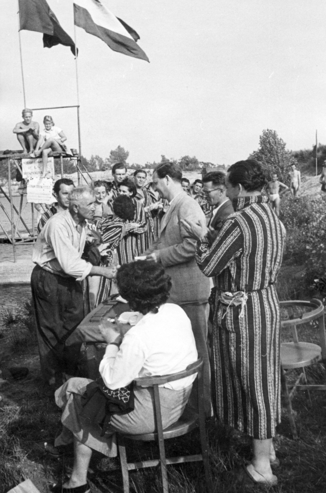 1960, Tolvajné Zalka Éva, striped dress, bathrobe, awards ceremony, Fortepan #220227