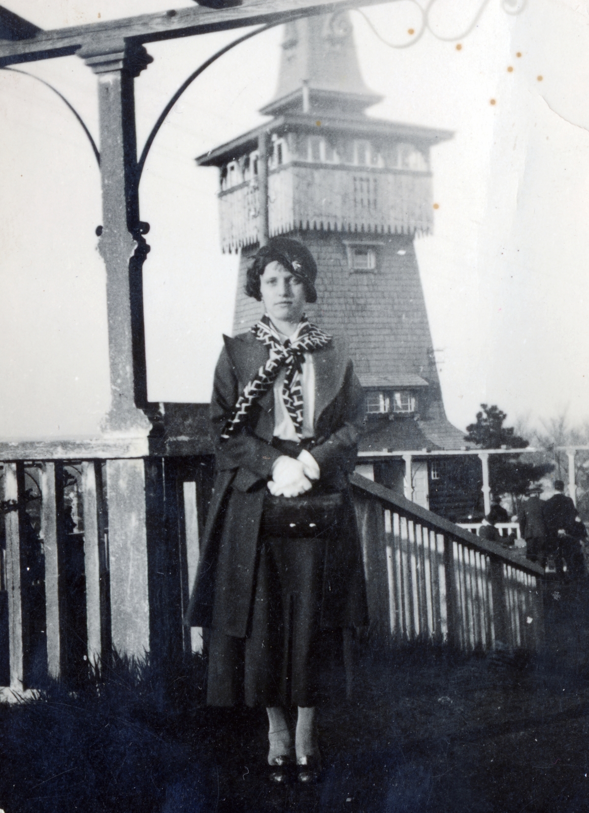 Magyarország, Miskolc, az avasi Rákóczi kilátó., 1935, Horváth Ida, hölgy, elegancia, Fortepan #220333