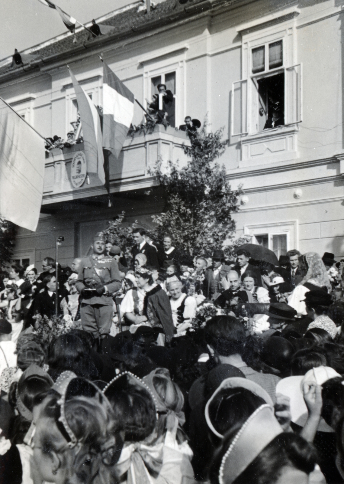 Romania,Transylvania, Gherla, Fő tér (ekkor Horthy Miklós tér, ma Piața Libertății). A felvétel 1940. szeptember 9-én, a magyar csapatok bevonulása idején készült., 1940, Kádár Attila, Fortepan #220425