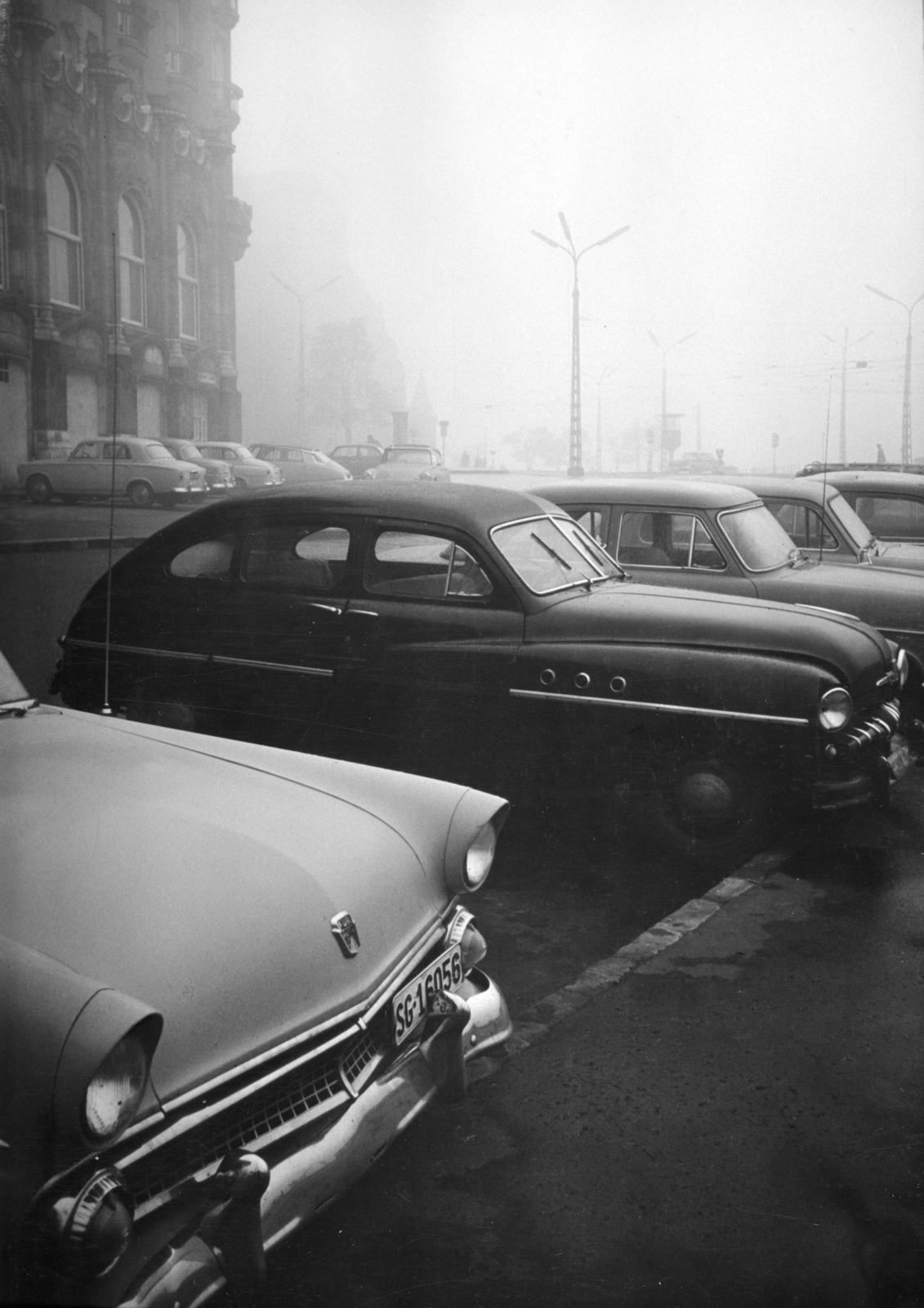 Hungary, Budapest XI., Szent Gellért tér, a Gellért Szálló parkolója., 1961, Sólyi Ilona, Budapest, Fortepan #220556