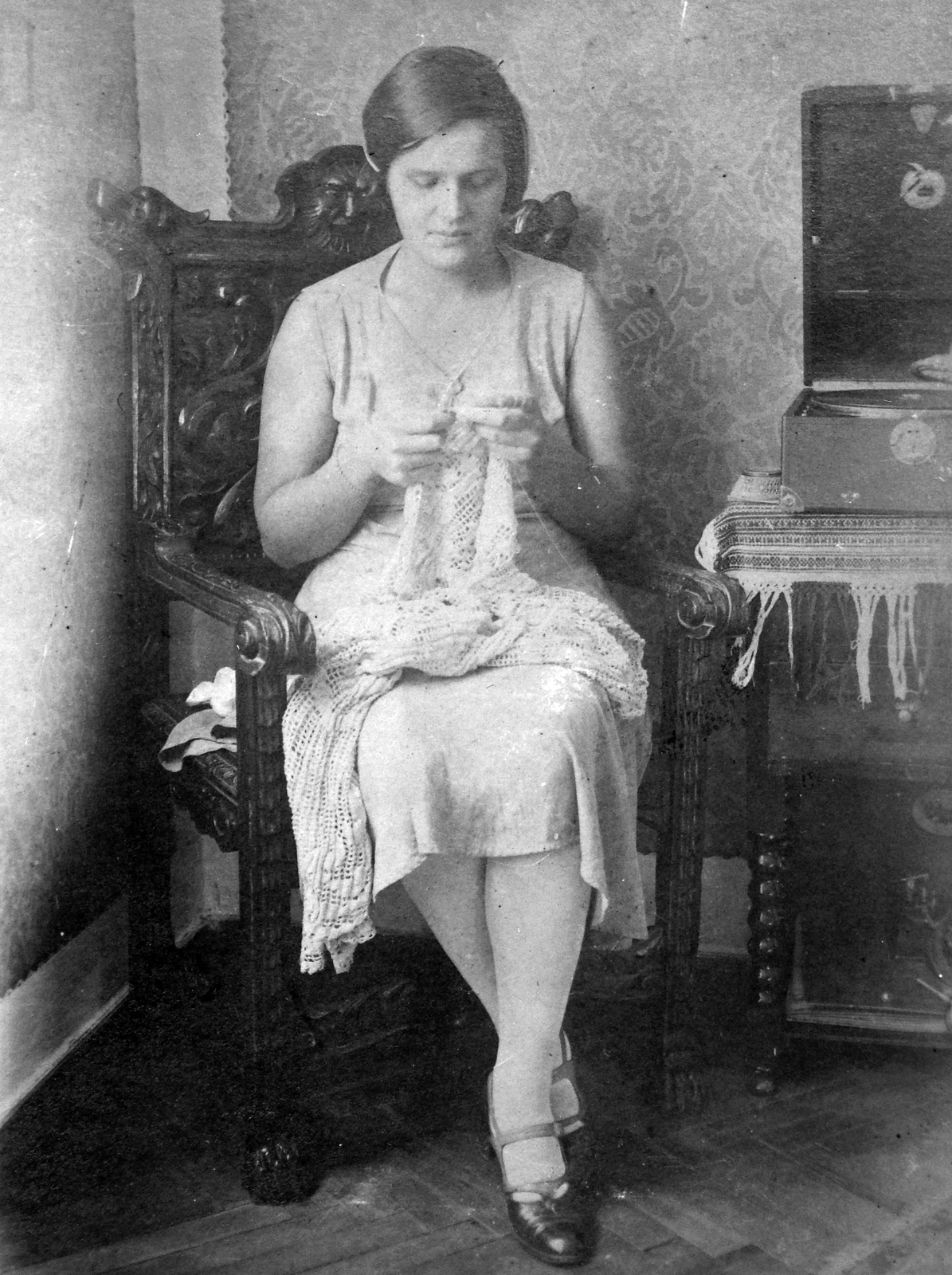 1923, Lakatos Mária, portrait, handcraft, turntable, woman, chair, Fortepan #22062