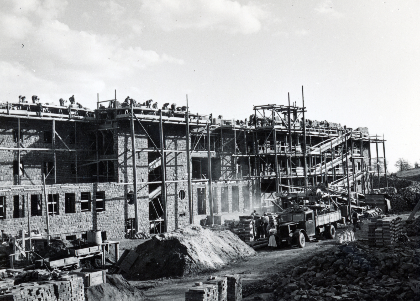 Magyarország, Galyatető, Mátraszentimre, a Nagyszálló építése., 1938, Jankó András, állvány, építkezés, Fortepan #220679