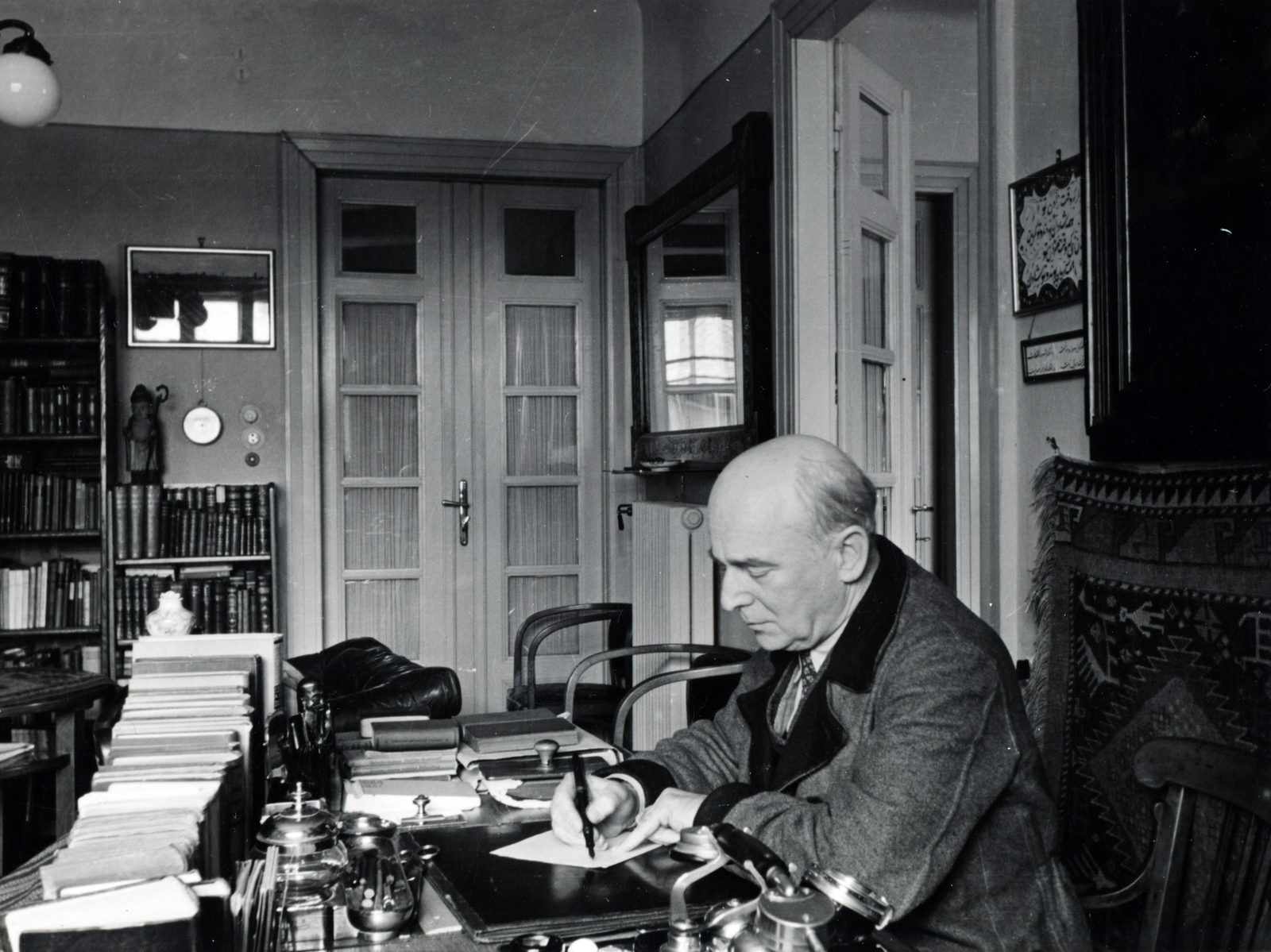 Hungary, Rátkai Márton színművész., 1939, Jakucs János, writing, study, Fortepan #220726