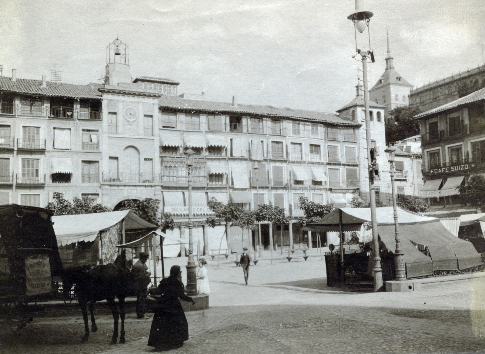Spain, Plaza de Zocodover, jobbra fenn a Alcázar de Toledo egyik tornya látszik., 1915, Jakucs János, Fortepan #220771